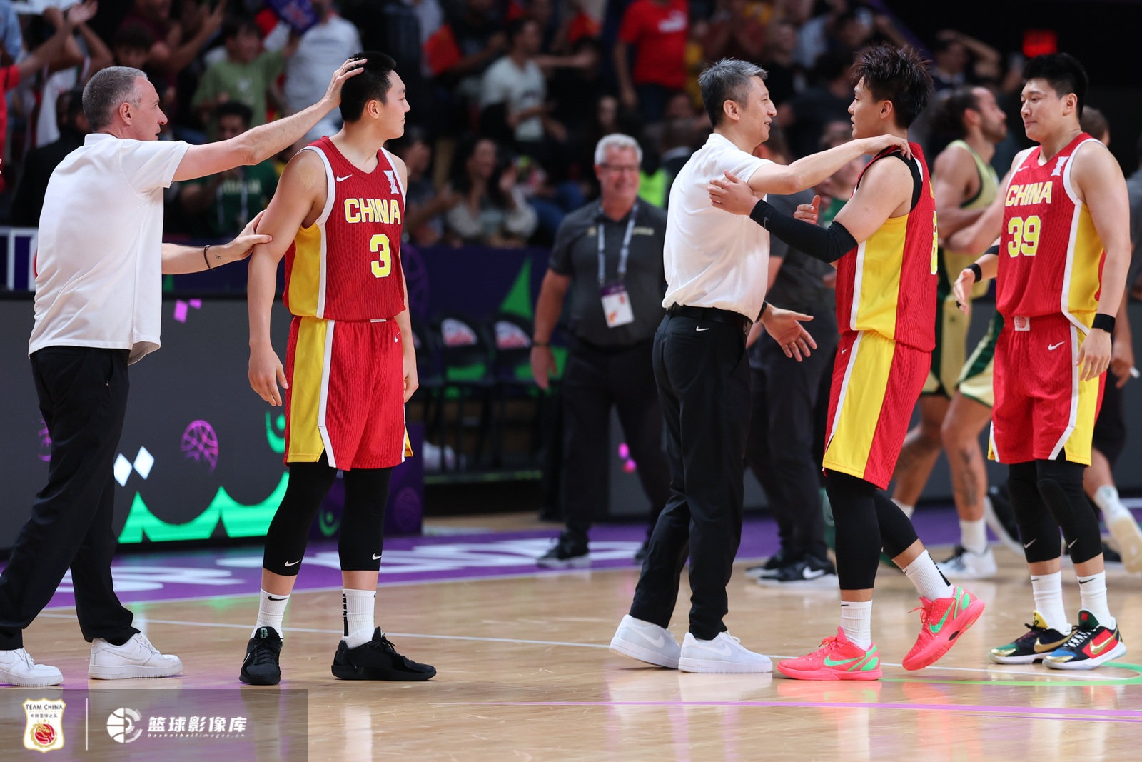 体育游戏-赵睿展望中国男篮前景:坚定信心同时预见挑战与舆论压力