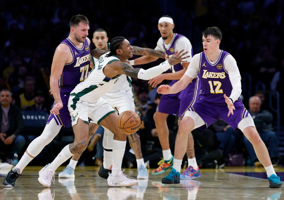 [图]雄鹿105-101湖人 字母哥21分东契奇6犯离场